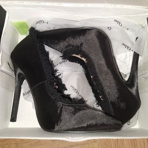 Chase + Chloe Heels